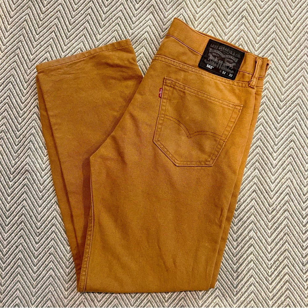 Levi’s 562 | khaki jean | size 32x32 | light wear